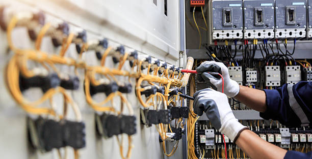 Professional Electrician technician working in Everson, WA